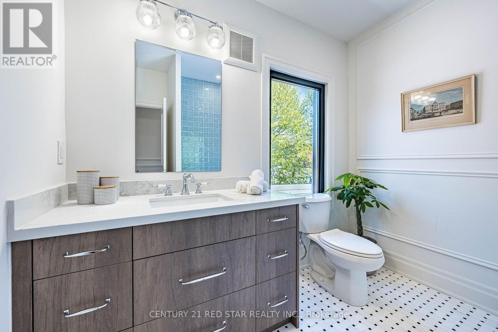 369 Pacific Avenue, Toronto, Ontario  M6P 2R2 - Photo 29 - W13093440