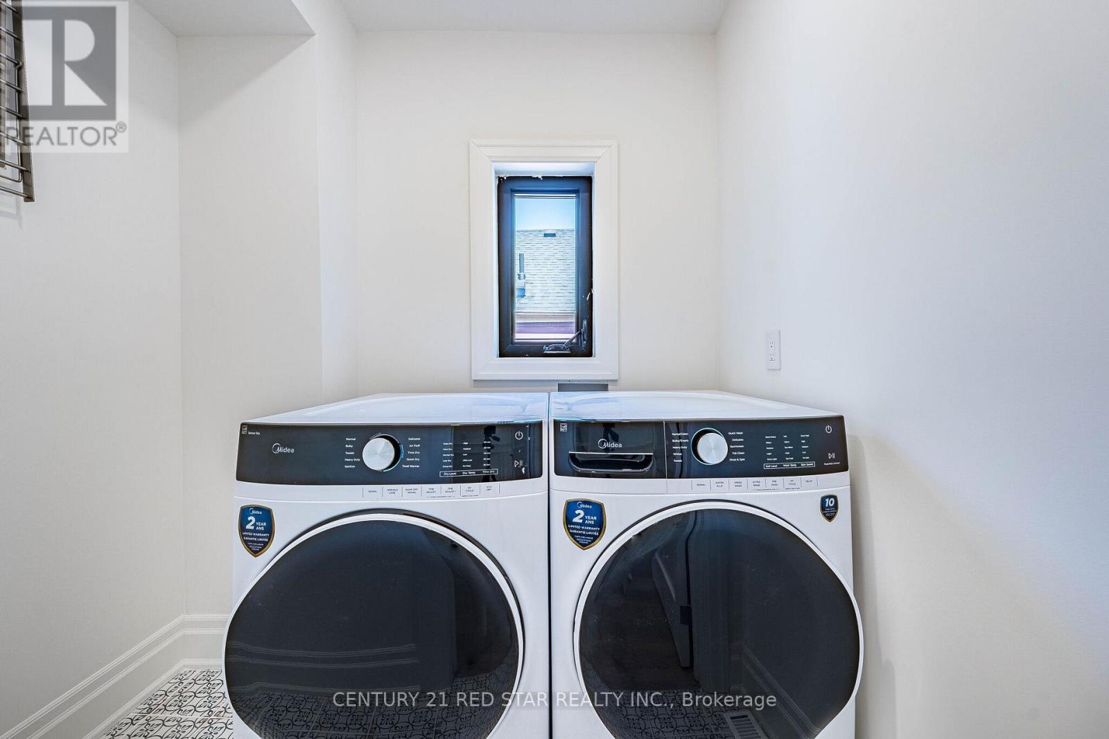 369 Pacific Avenue, Toronto, Ontario  M6P 2R2 - Photo 31 - W13093440