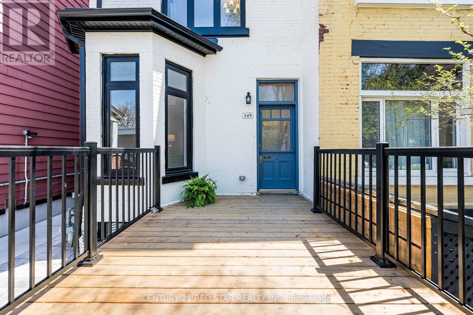 369 Pacific Avenue, Toronto, Ontario  M6P 2R2 - Photo 4 - W13093440