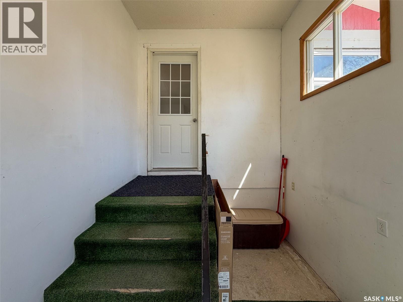 420 1st Street W, Shaunavon, Saskatchewan  S0N 2M0 - Photo 45 - SK035171