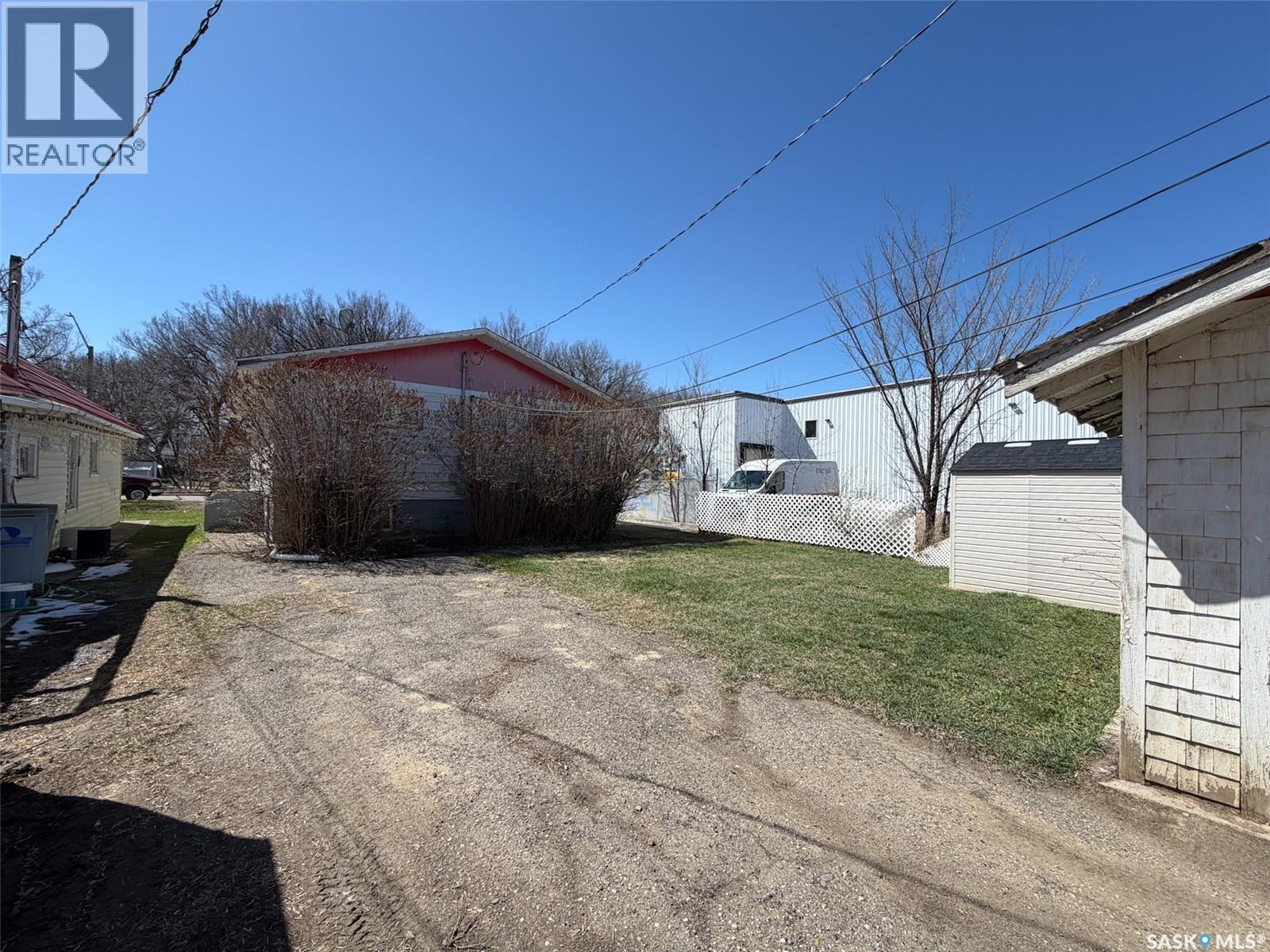 420 1st Street W, Shaunavon, Saskatchewan  S0N 2M0 - Photo 50 - SK035171