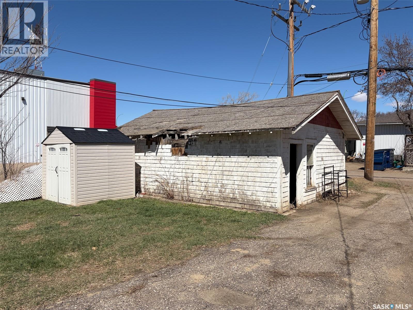 420 1st Street W, Shaunavon, Saskatchewan  S0N 2M0 - Photo 53 - SK035171