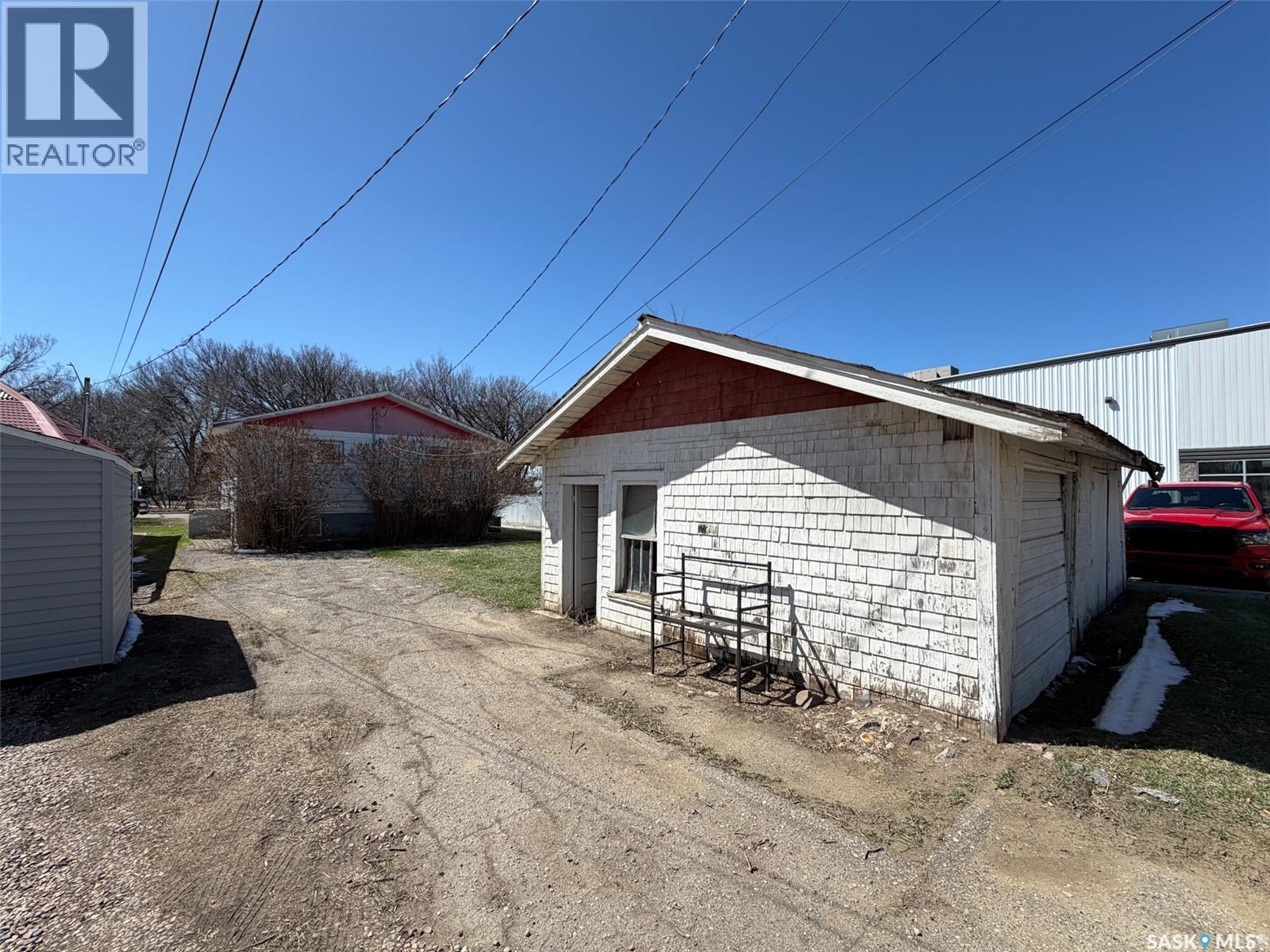 420 1st Street W, Shaunavon, Saskatchewan  S0N 2M0 - Photo 54 - SK035171