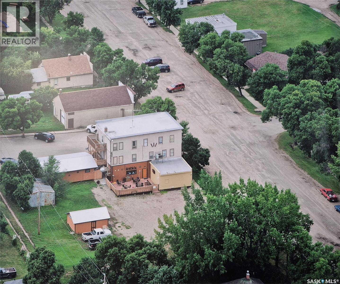 Brenda'z Inn Pennant Bar, Pennant, Saskatchewan  S0N 1X0 - Photo 1 - SK035132