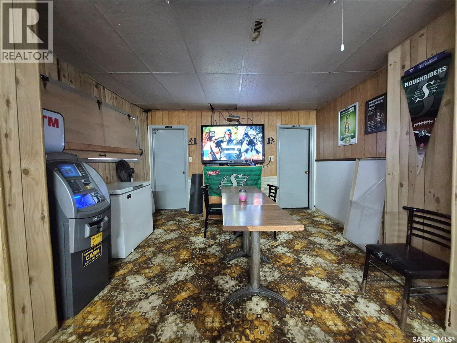 Brenda'z Inn Pennant Bar, Pennant, Saskatchewan  S0N 1X0 - Photo 12 - SK035132