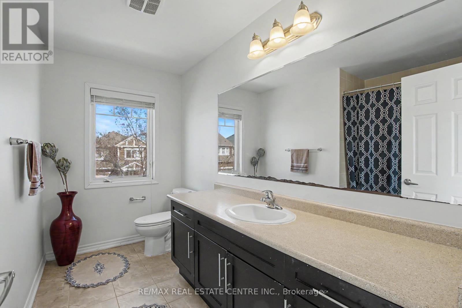 60 Postmaster Drive, Kitchener, Ontario  N2R 0J2 - Photo 25 - X13093358