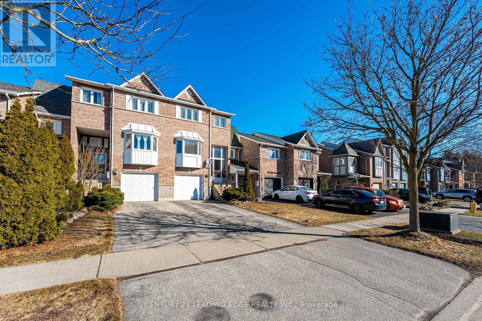 308 Sparrow Circle, Pickering, Ontario  L1V 6Y3 - Photo 3 - E12931896