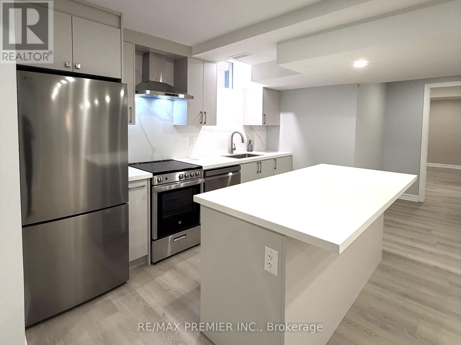23 BROWNLEE AVENUE, Vaughan, Ontario