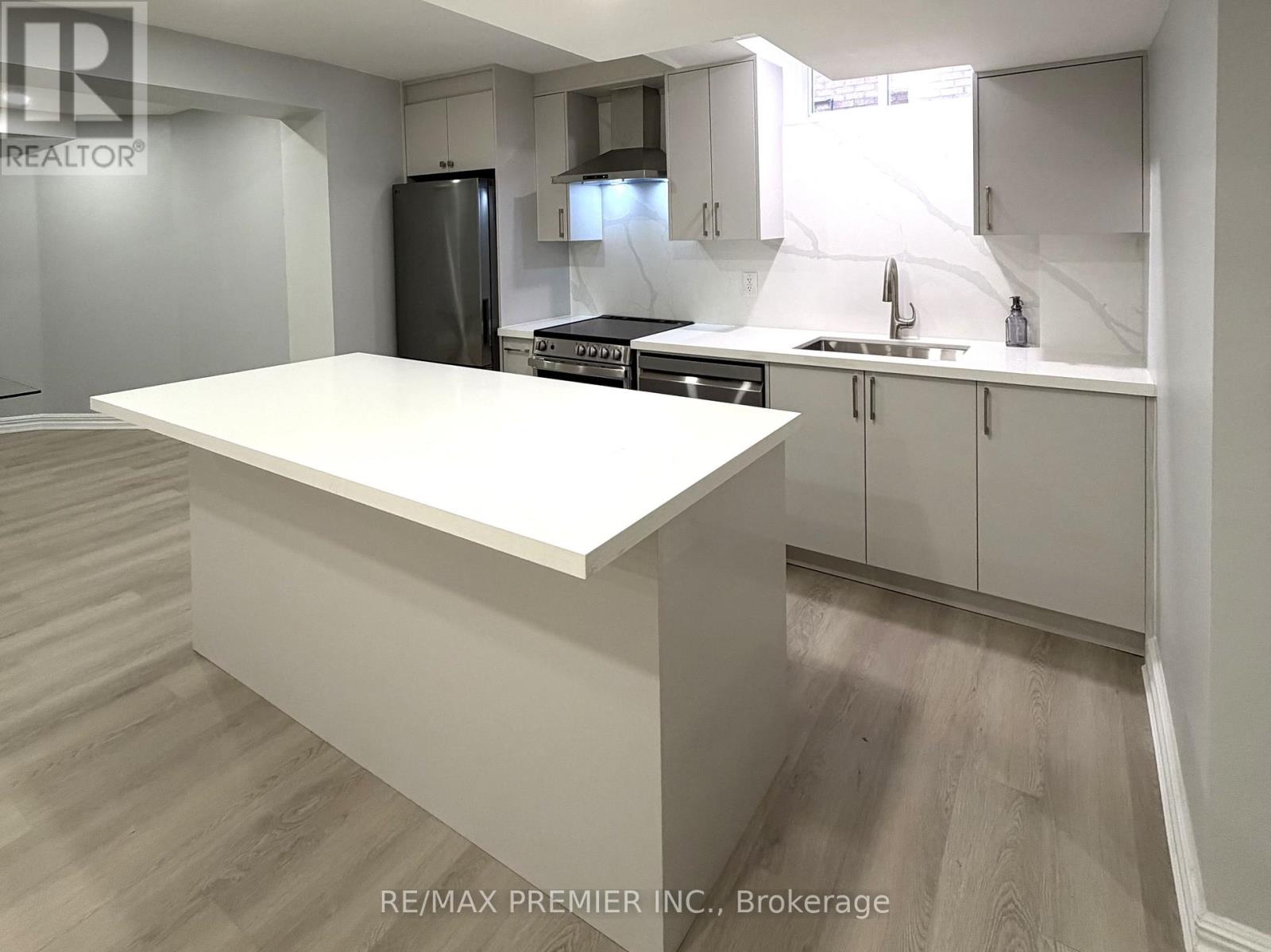23 Brownlee Avenue, Vaughan, Ontario  L4L 8H4 - Photo 2 - N13090490