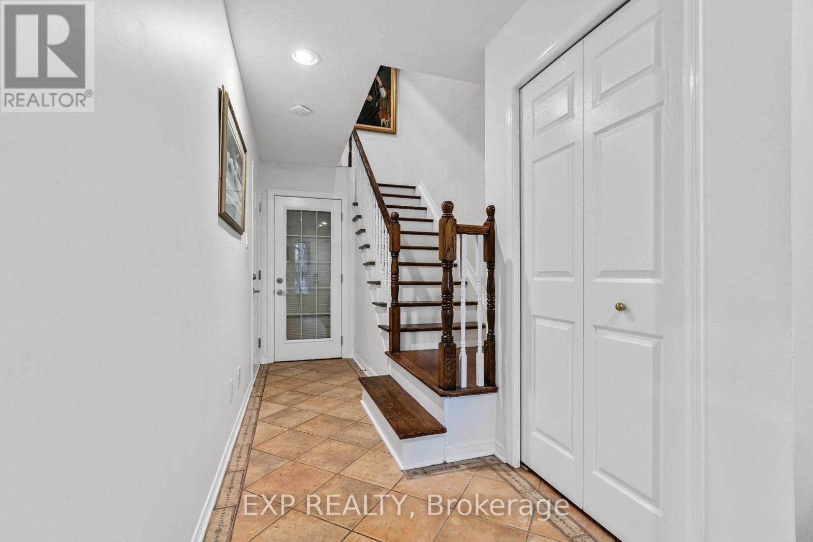 6 Pondside Private, Ottawa, Ontario  K1K 4X3 - Photo 12 - X13093498