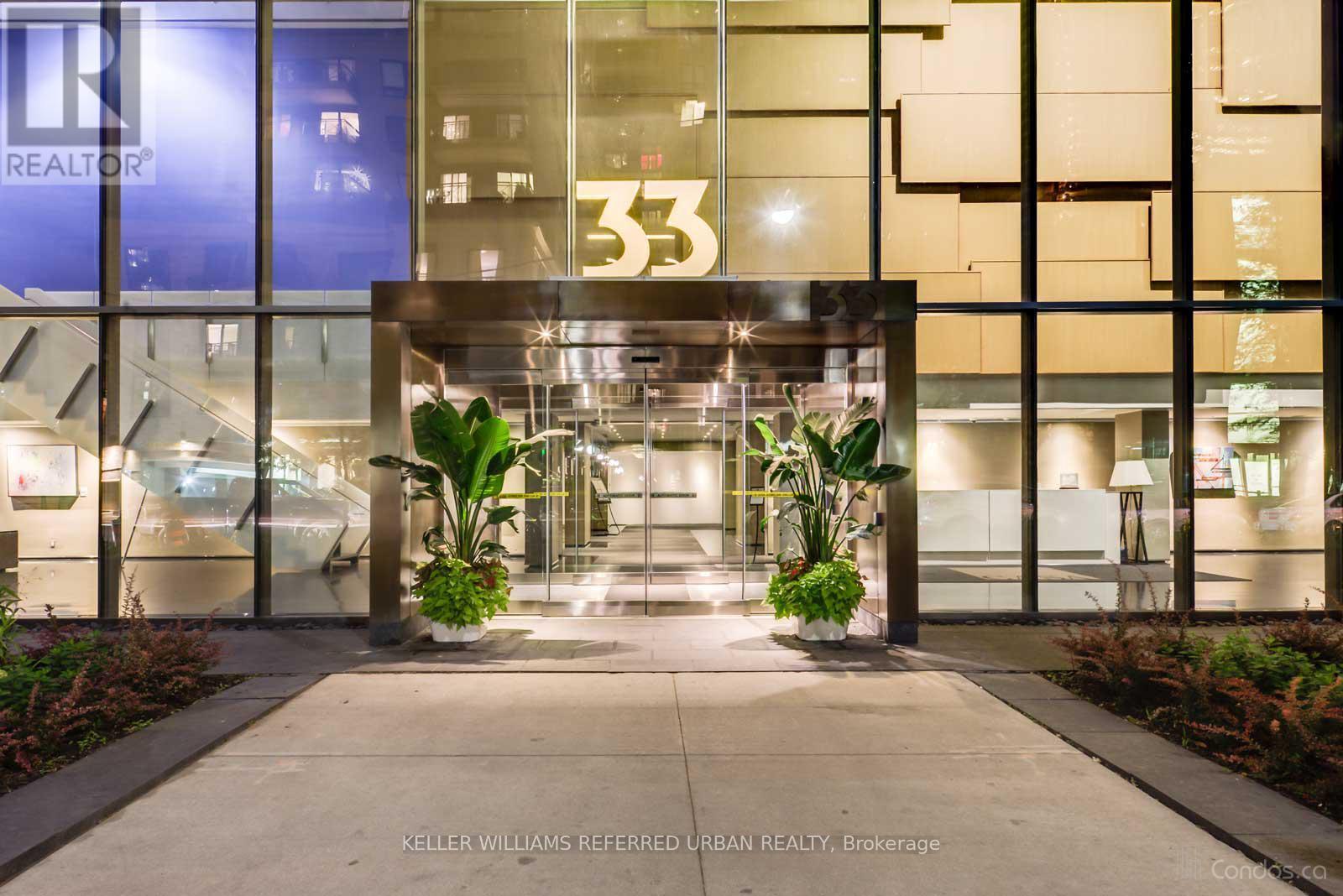 806 - 33 Charles Street E, Toronto (Church-Yonge Corridor), Ontario  M4Y 0A2 - Photo 2 - C13093476