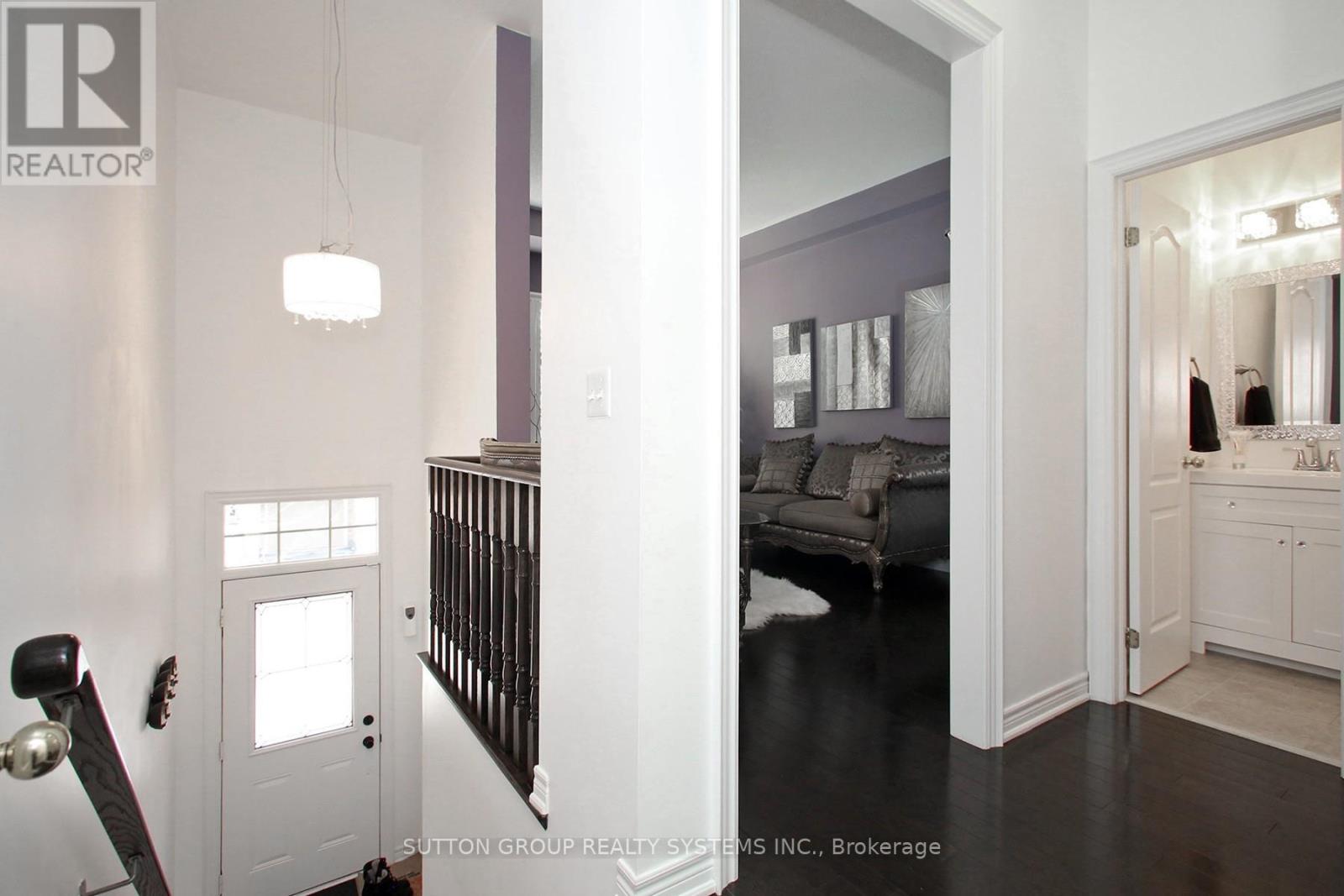 41 Martinworth Lane, Ajax (Central East), Ontario  L1Z 0L1 - Photo 2 - E13093468