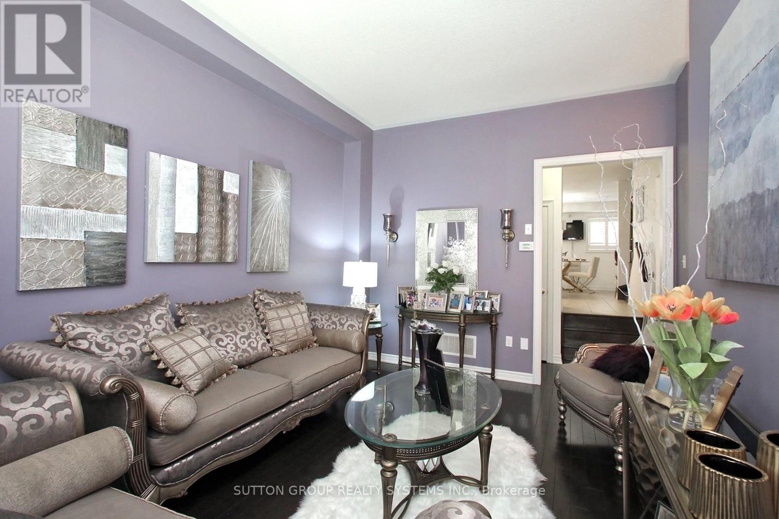 41 Martinworth Lane, Ajax (Central East), Ontario  L1Z 0L1 - Photo 4 - E13093468