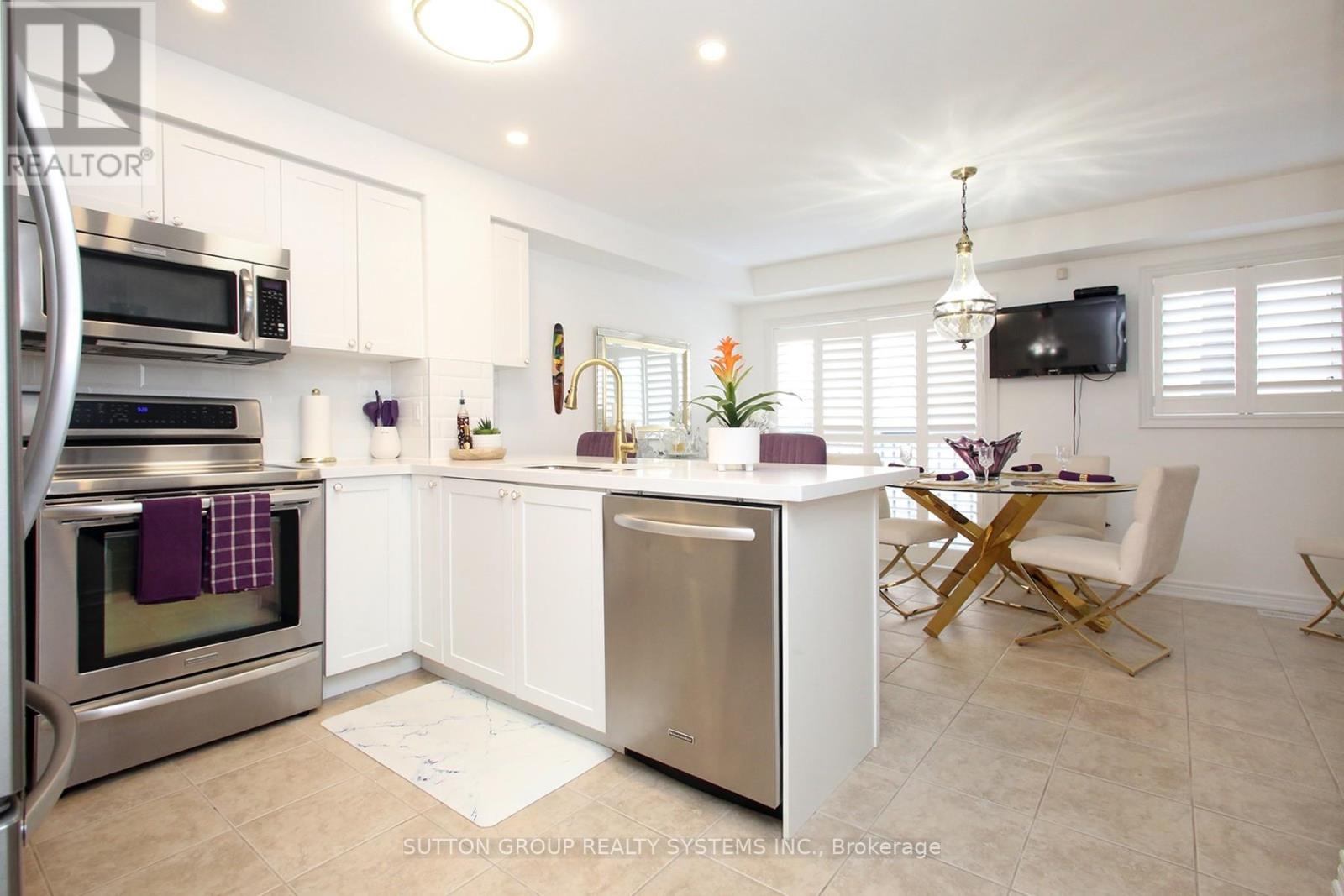 41 Martinworth Lane, Ajax (Central East), Ontario  L1Z 0L1 - Photo 9 - E13093468