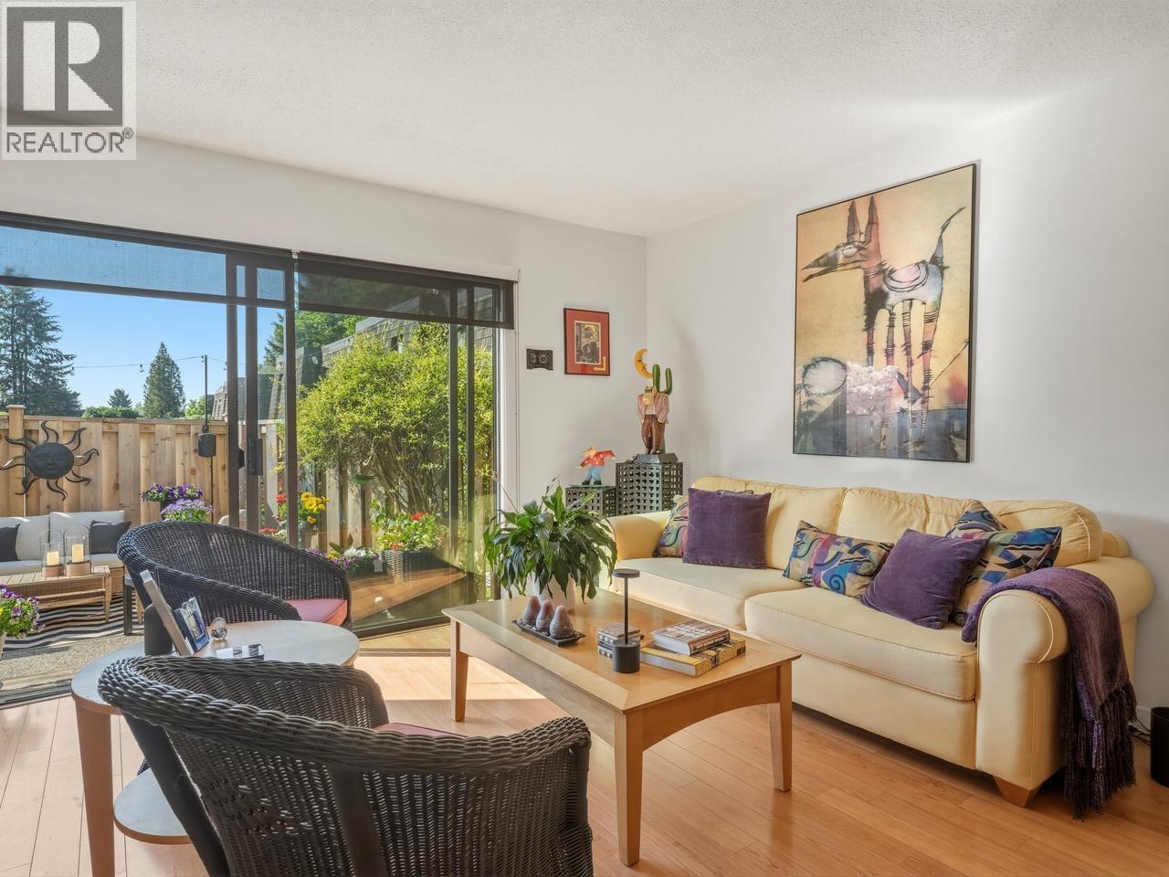 1106 Premier Street, North Vancouver, British Columbia  V7J 2H3 - Photo 2 - R3120572
