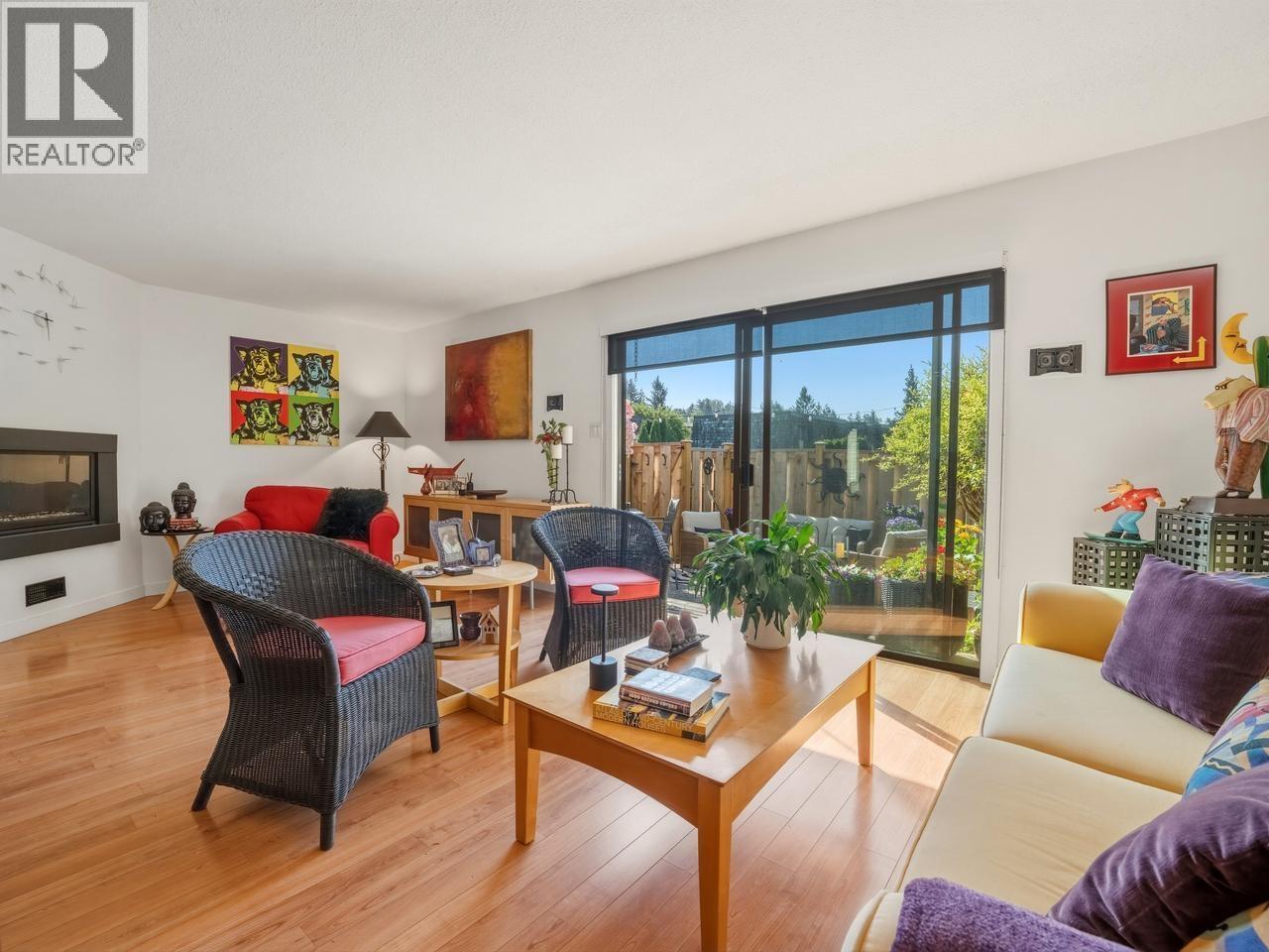1106 Premier Street, North Vancouver, British Columbia  V7J 2H3 - Photo 3 - R3120572