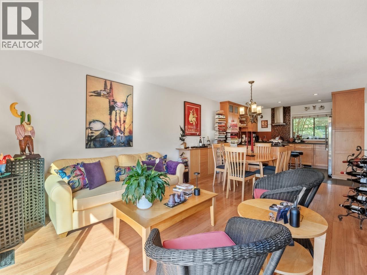 1106 Premier Street, North Vancouver, British Columbia  V7J 2H3 - Photo 6 - R3120572