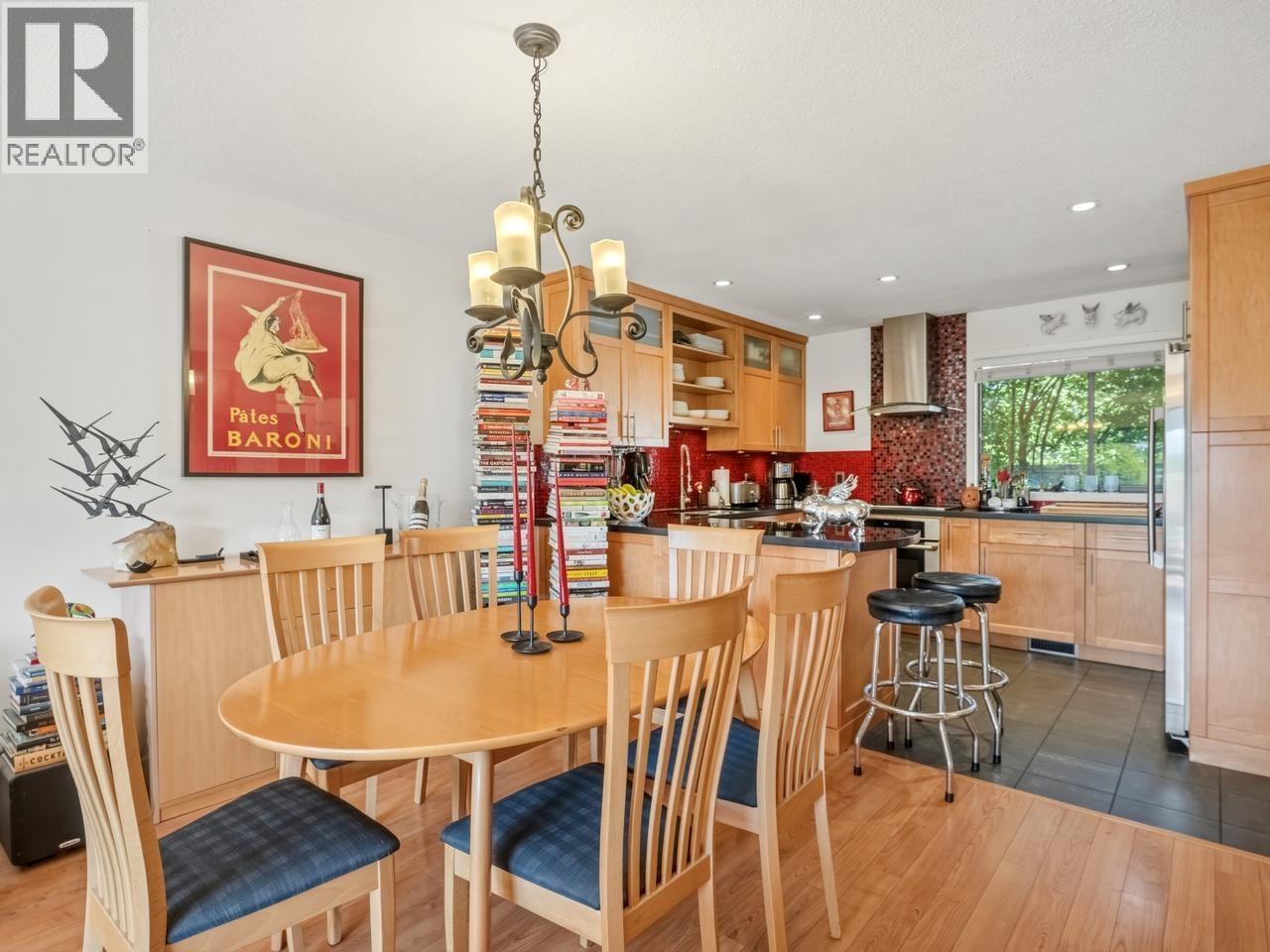 1106 Premier Street, North Vancouver, British Columbia  V7J 2H3 - Photo 7 - R3120572