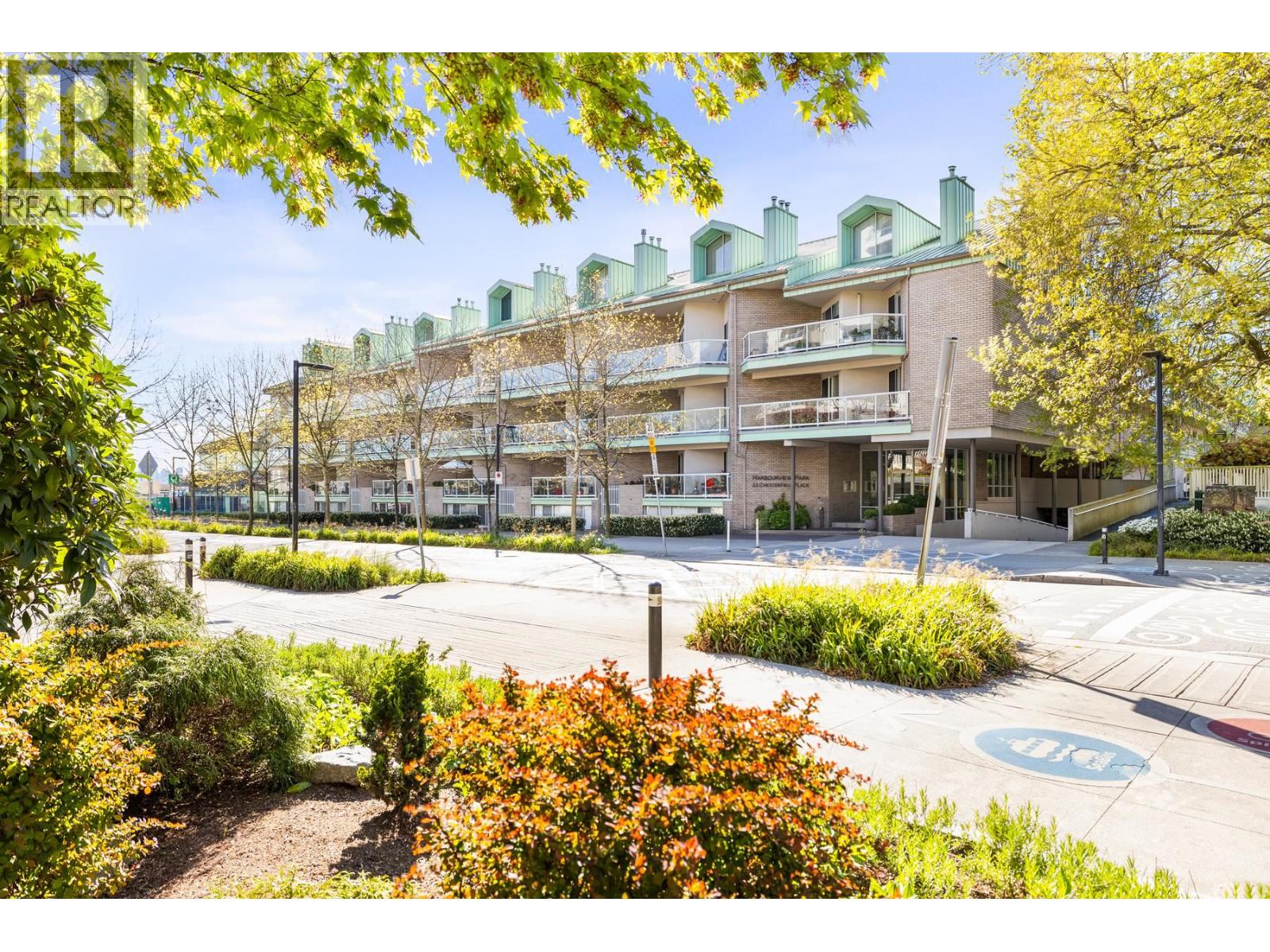1206 33 Chesterfield Place, North Vancouver, British Columbia  V7M 3K4 - Photo 2 - R3120594