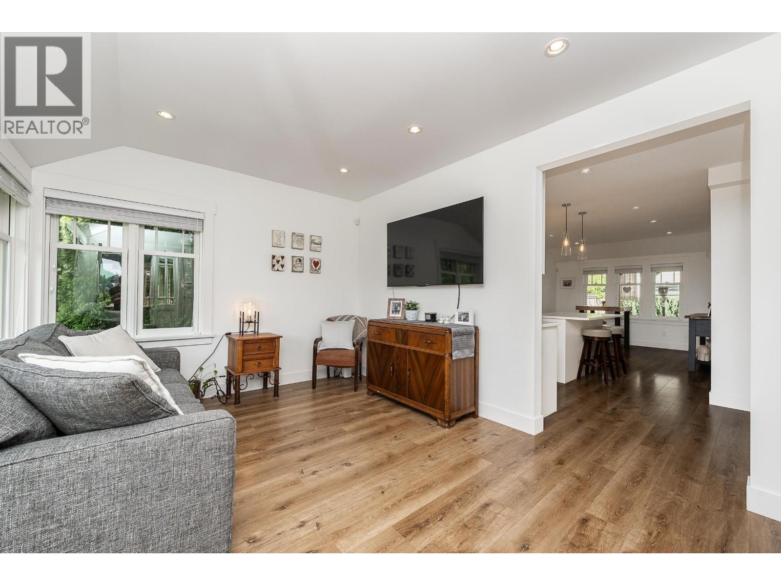 903 Walls Avenue, Coquitlam, British Columbia  V3K 2T2 - Photo 5 - R3120588