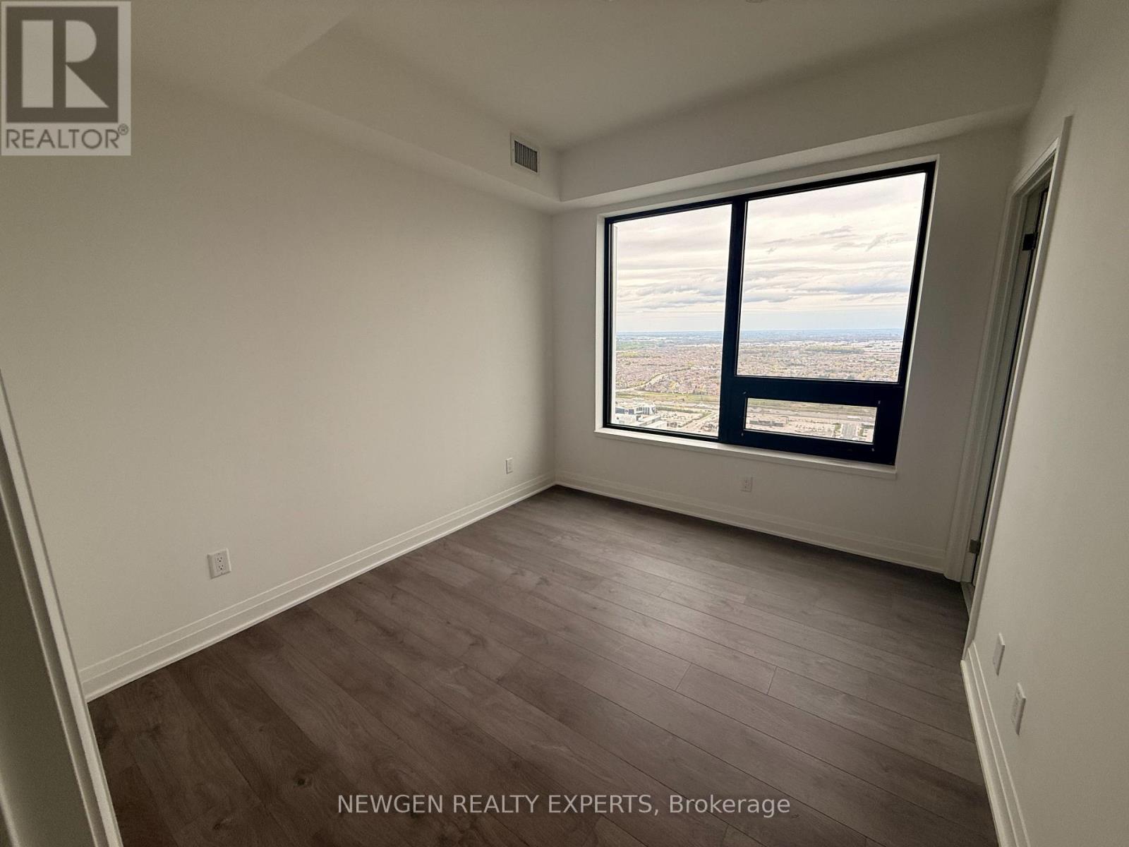 5610 - 4015 The Exchange, Mississauga (City Centre), Ontario  L5B 0N9 - Photo 2 - W13093442