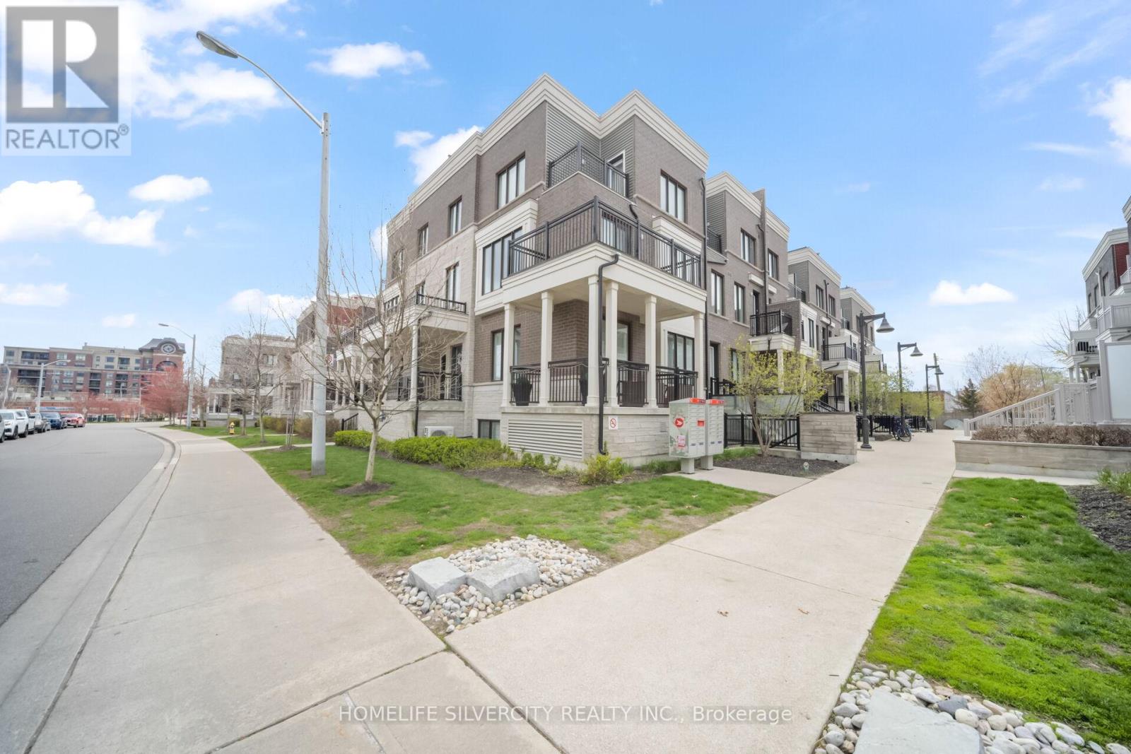 4 - 130 Long Branch Avenue, Toronto, Ontario  M8W 0B1 - Photo 2 - W13093464