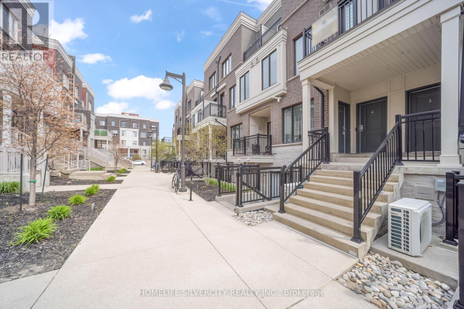 4 - 130 Long Branch Avenue, Toronto, Ontario  M8W 0B1 - Photo 5 - W13093464
