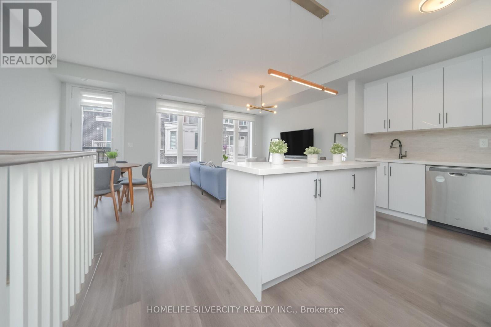 4 - 130 Long Branch Avenue, Toronto, Ontario  M8W 0B1 - Photo 9 - W13093464