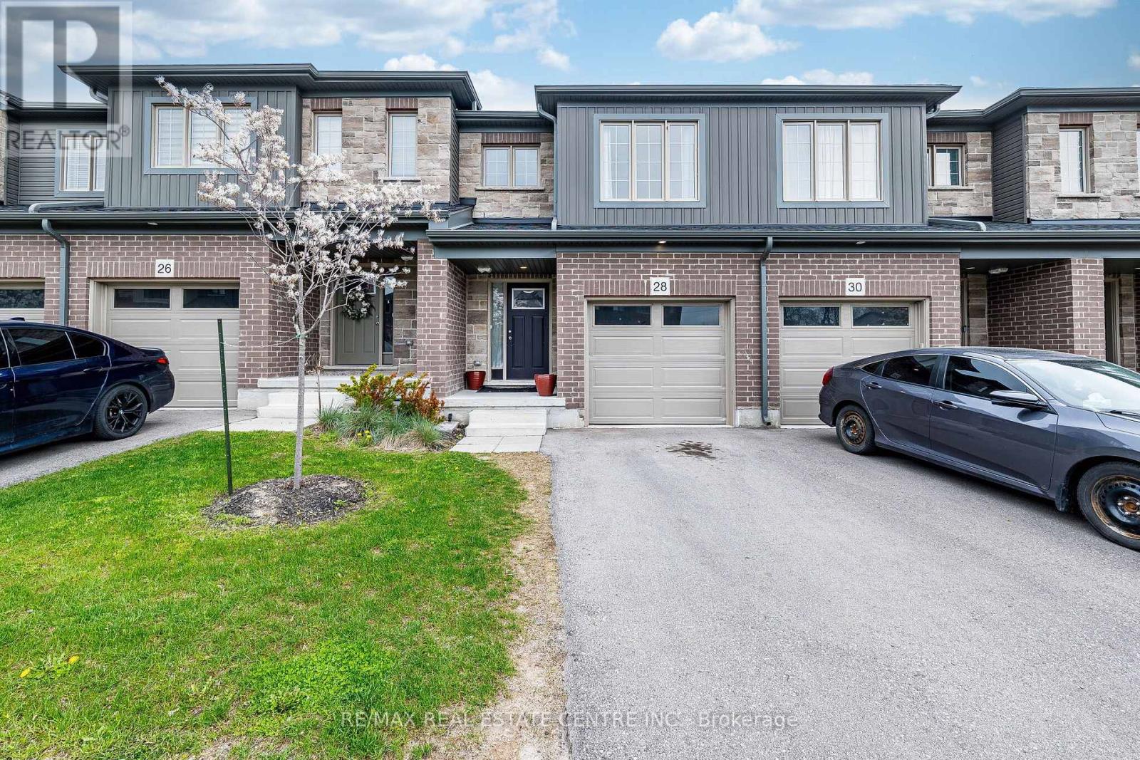 28 WEST MILL STREET, North Dumfries, Ontario