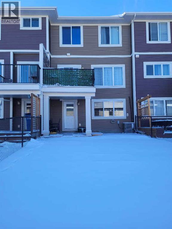 613 Hillcrest Road SW, Airdrie, Alberta  T4B 4C8 - Photo 4 - A2284382