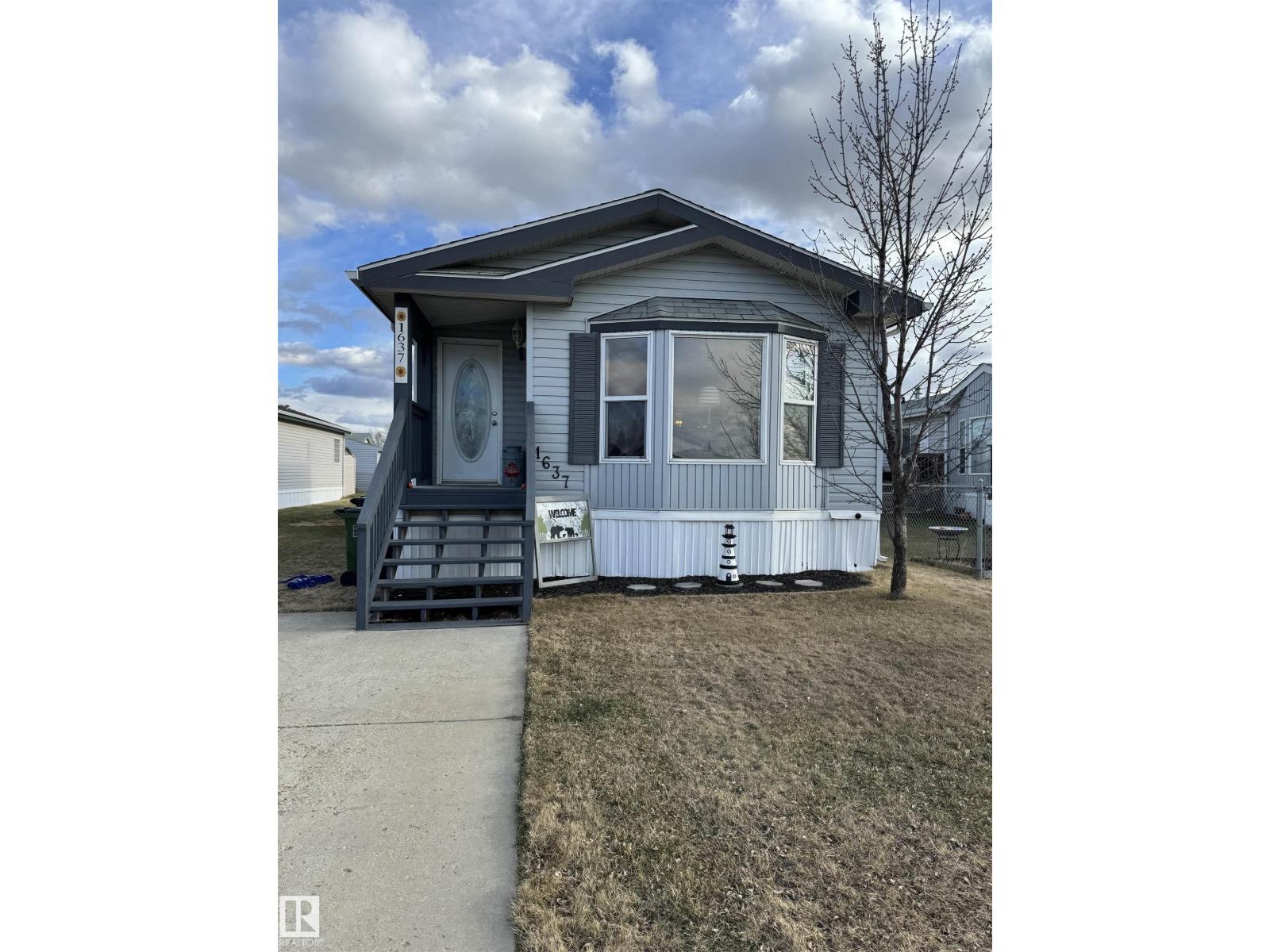1637 68 AV NW, edmonton, Alberta