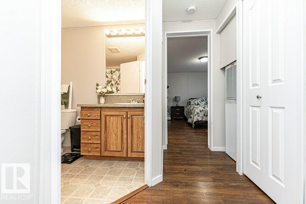 1637 68 Av Nw, Edmonton, Alberta  T6P 0A4 - Photo 25 - E4486094