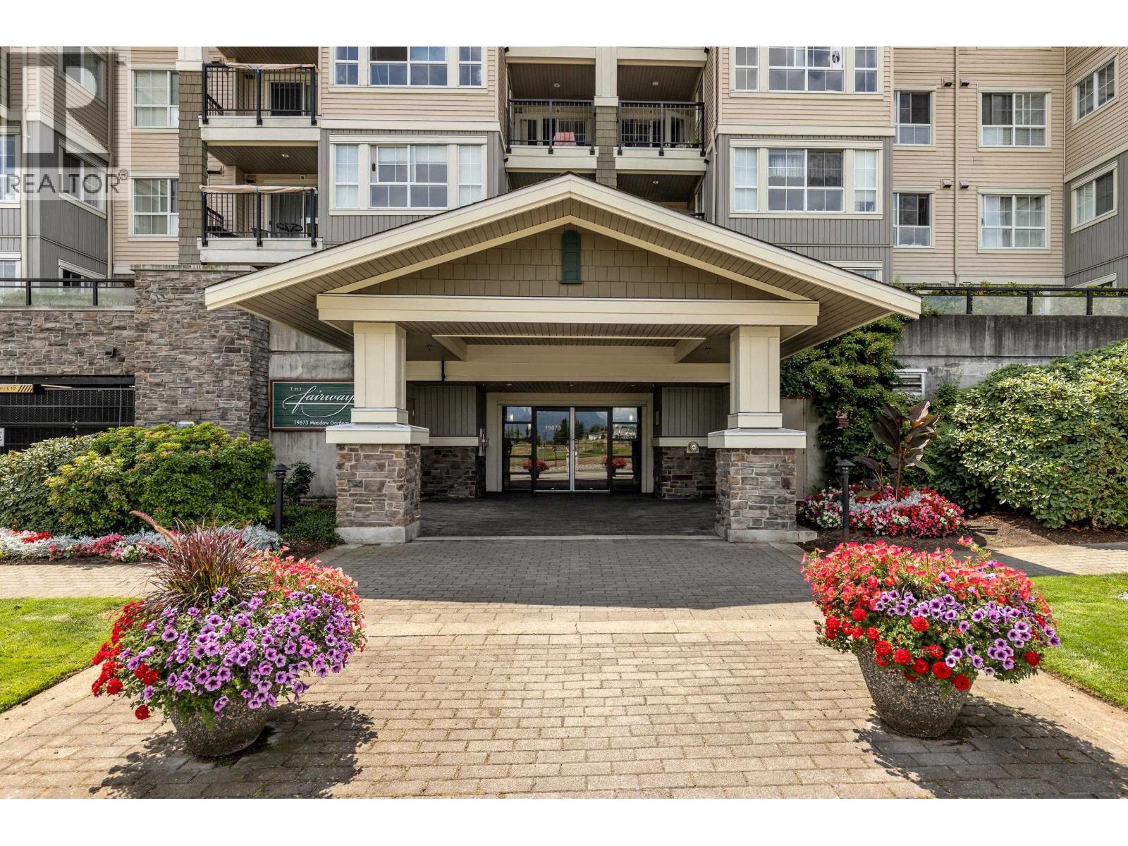 317 19673 Meadow Gardens Way, Pitt Meadows, British Columbia  V3Y 0A1 - Photo 3 - R3120249