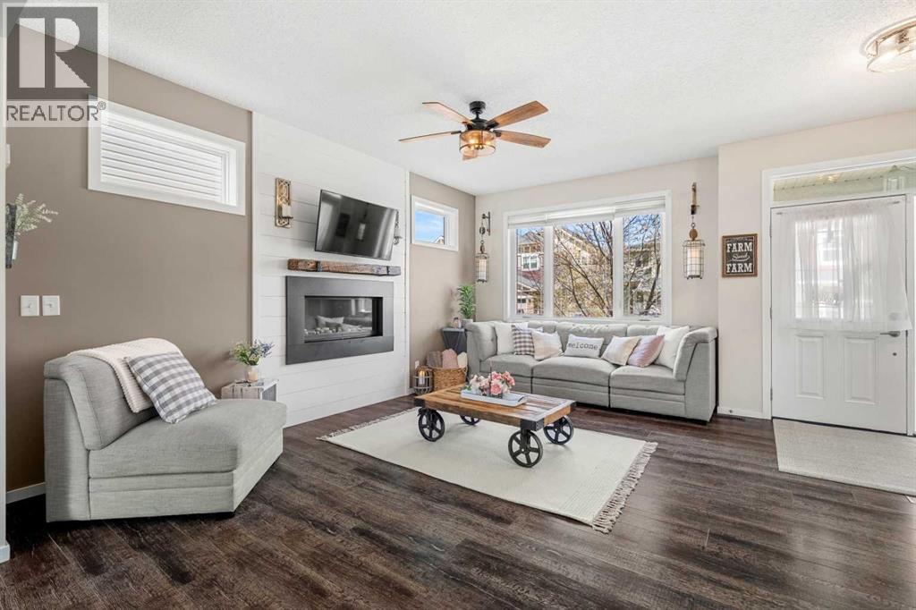 1717 Baywater Road Sw, Airdrie, Alberta  T4B 3V3 - Photo 4 - A2307819