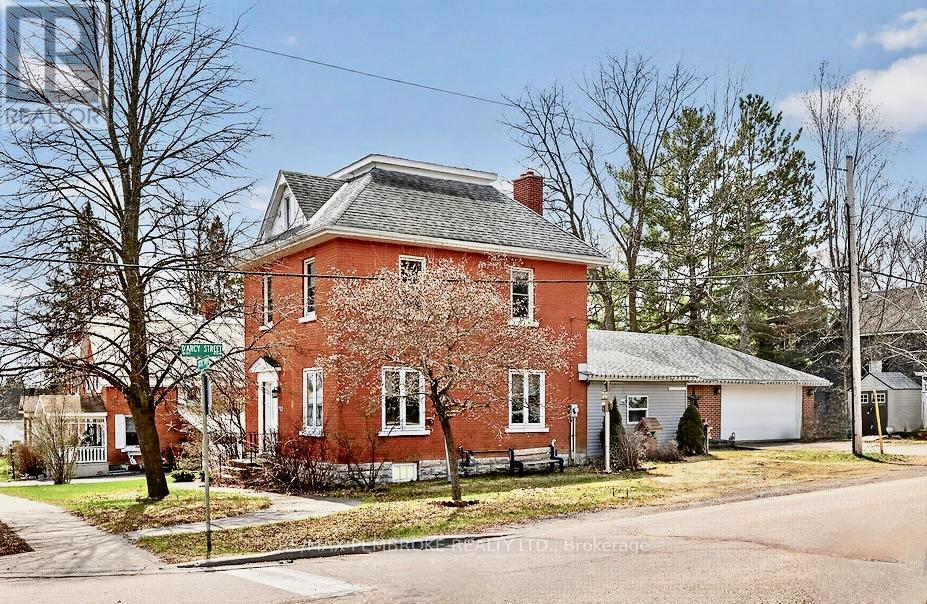 402 CHRISTIE STREET, pembroke, Ontario