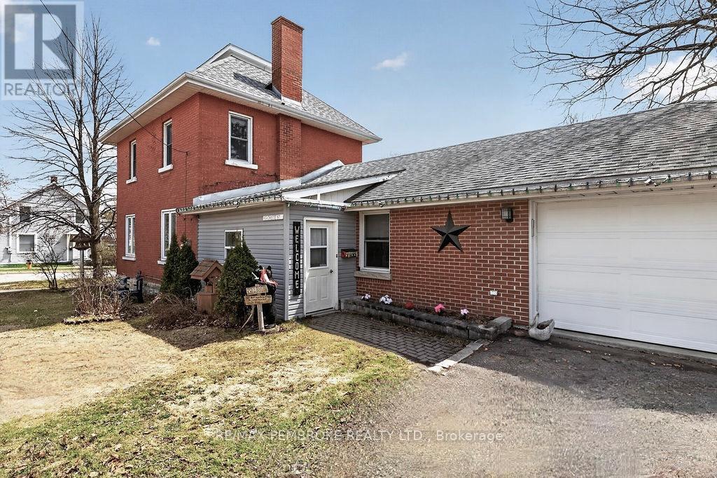 402 Christie Street, Pembroke, Ontario  K8A 4R9 - Photo 2 - X13093510