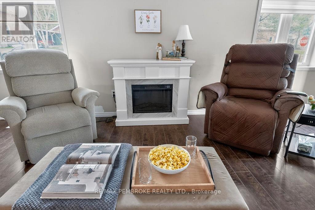402 Christie Street, Pembroke, Ontario  K8A 4R9 - Photo 21 - X13093510
