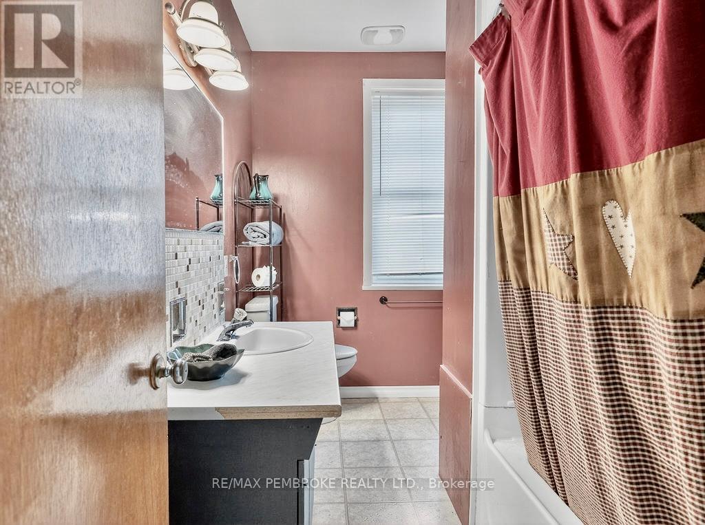 402 Christie Street, Pembroke, Ontario  K8A 4R9 - Photo 26 - X13093510