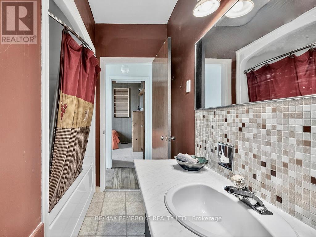 402 Christie Street, Pembroke, Ontario  K8A 4R9 - Photo 27 - X13093510