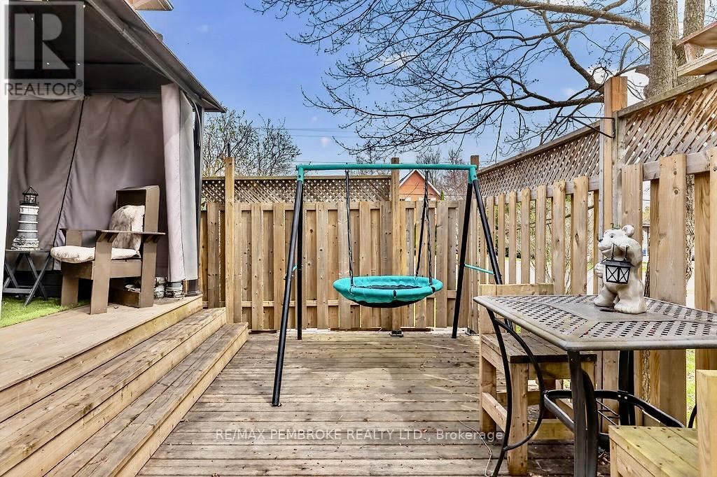 402 Christie Street, Pembroke, Ontario  K8A 4R9 - Photo 33 - X13093510