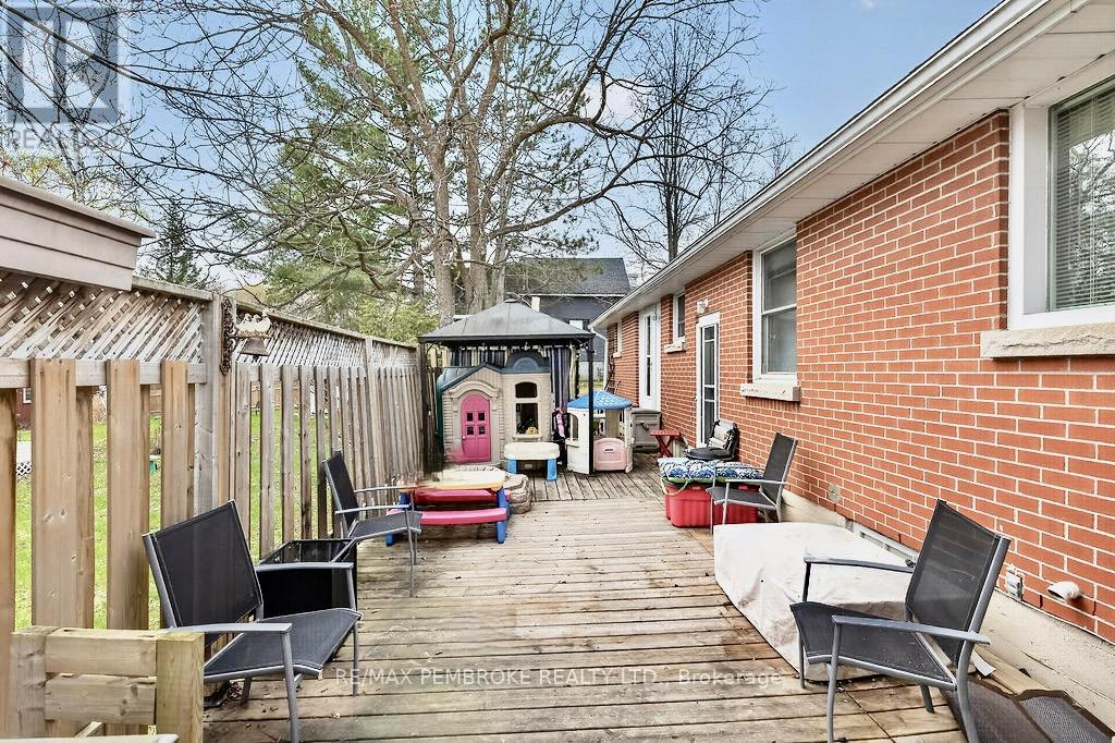 402 Christie Street, Pembroke, Ontario  K8A 4R9 - Photo 34 - X13093510