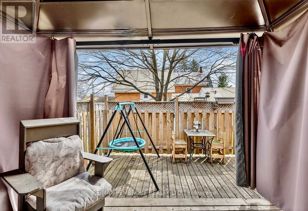 402 Christie Street, Pembroke, Ontario  K8A 4R9 - Photo 35 - X13093510