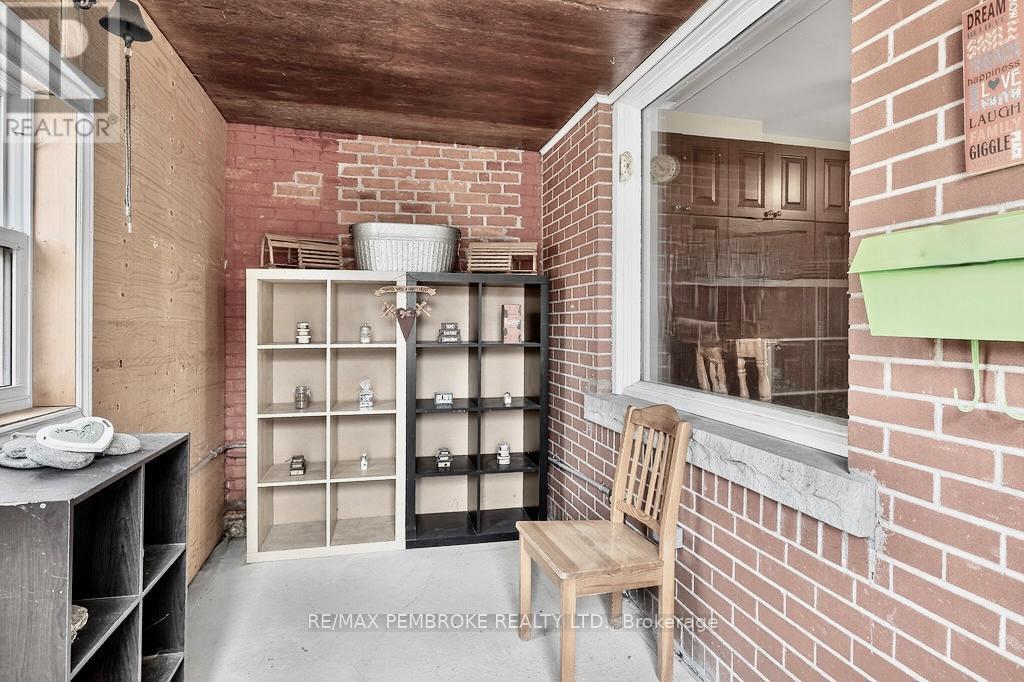 402 Christie Street, Pembroke, Ontario  K8A 4R9 - Photo 6 - X13093510