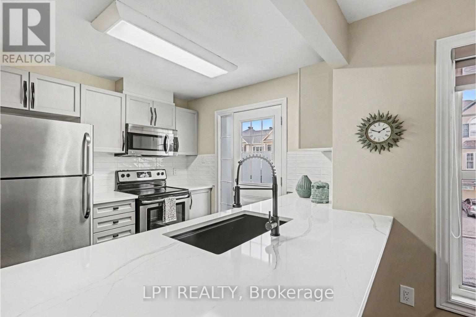 607 Meadowcreek Circle, Ottawa, Ontario  K2M 0J9 - Photo 9 - X12949450