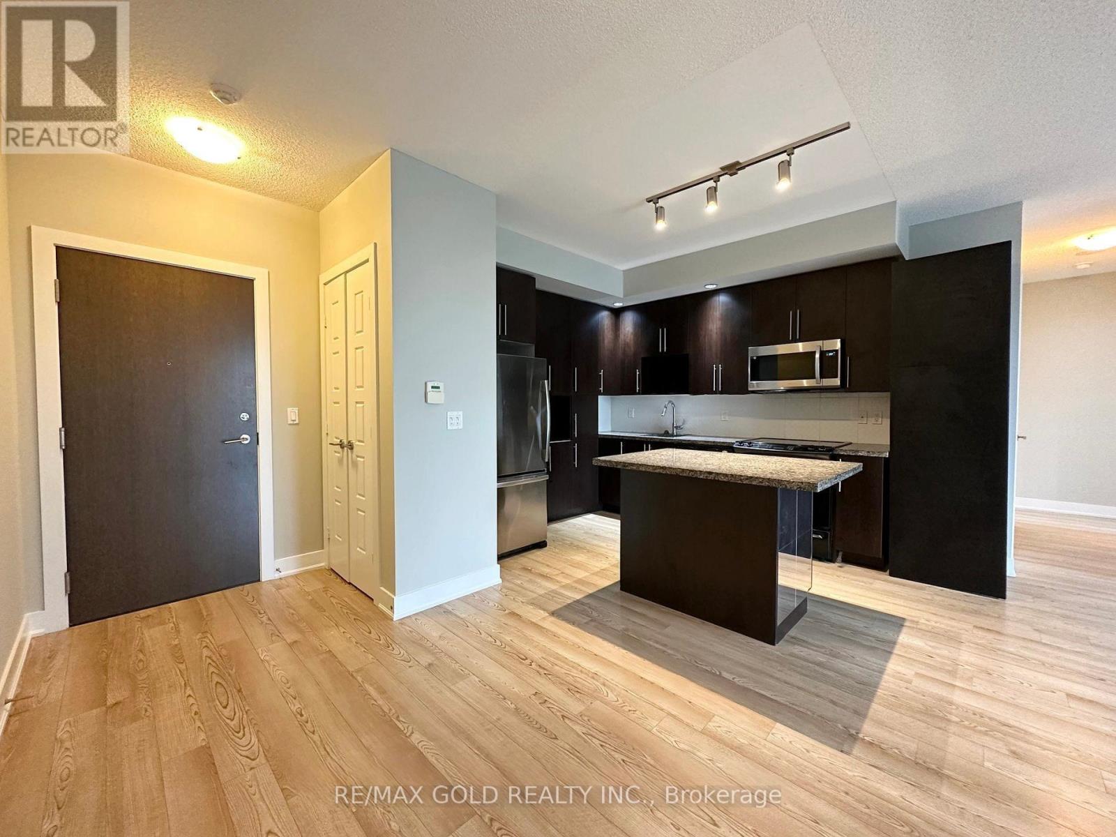 904 - 28 Linden Street, Toronto, Ontario  M4Y 0A4 - Photo 3 - C13093506