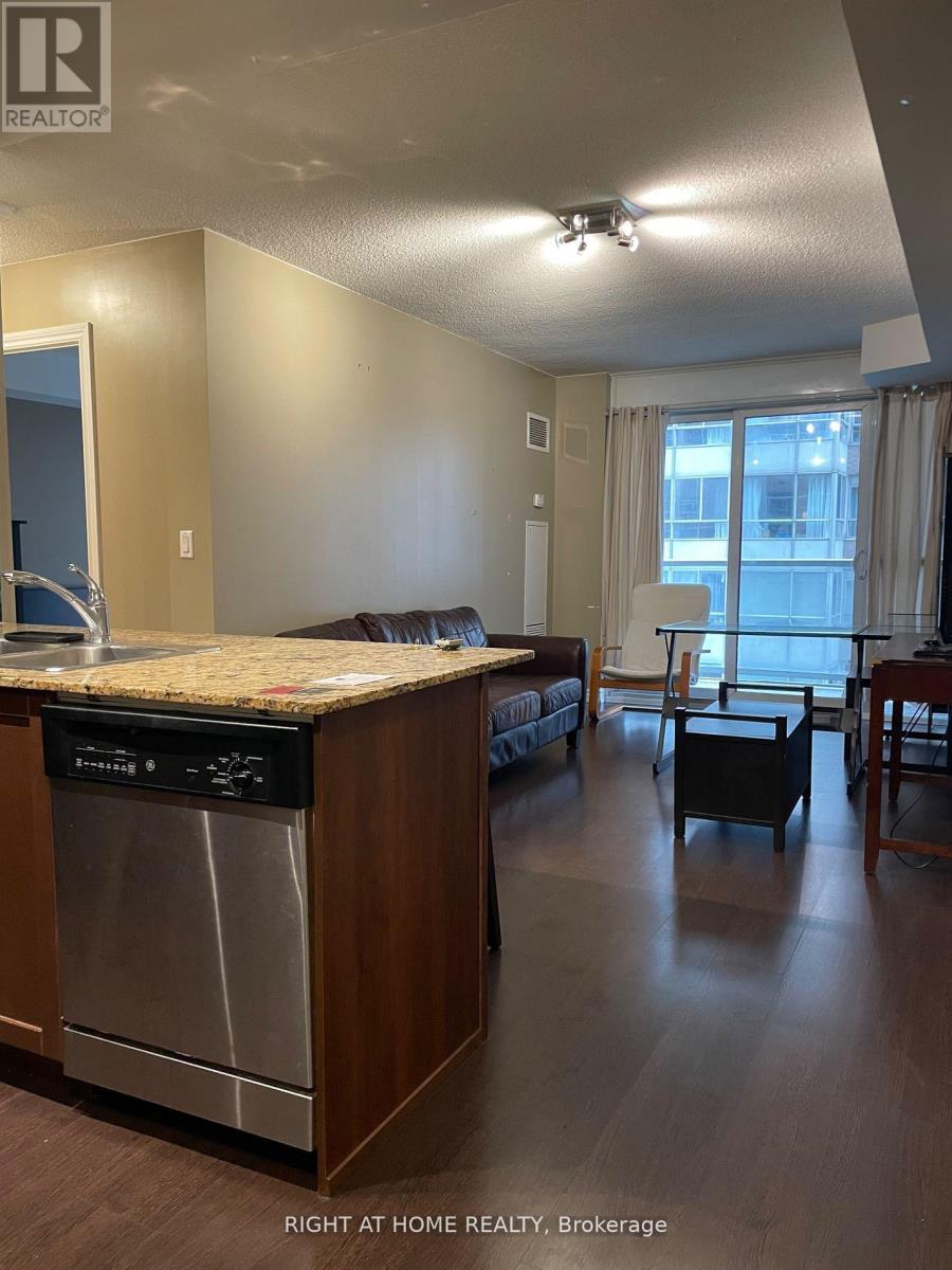 807 - 761 Bay Street, Toronto (Bay Street Corridor), Ontario  M5G 2R2 - Photo 3 - C13093562