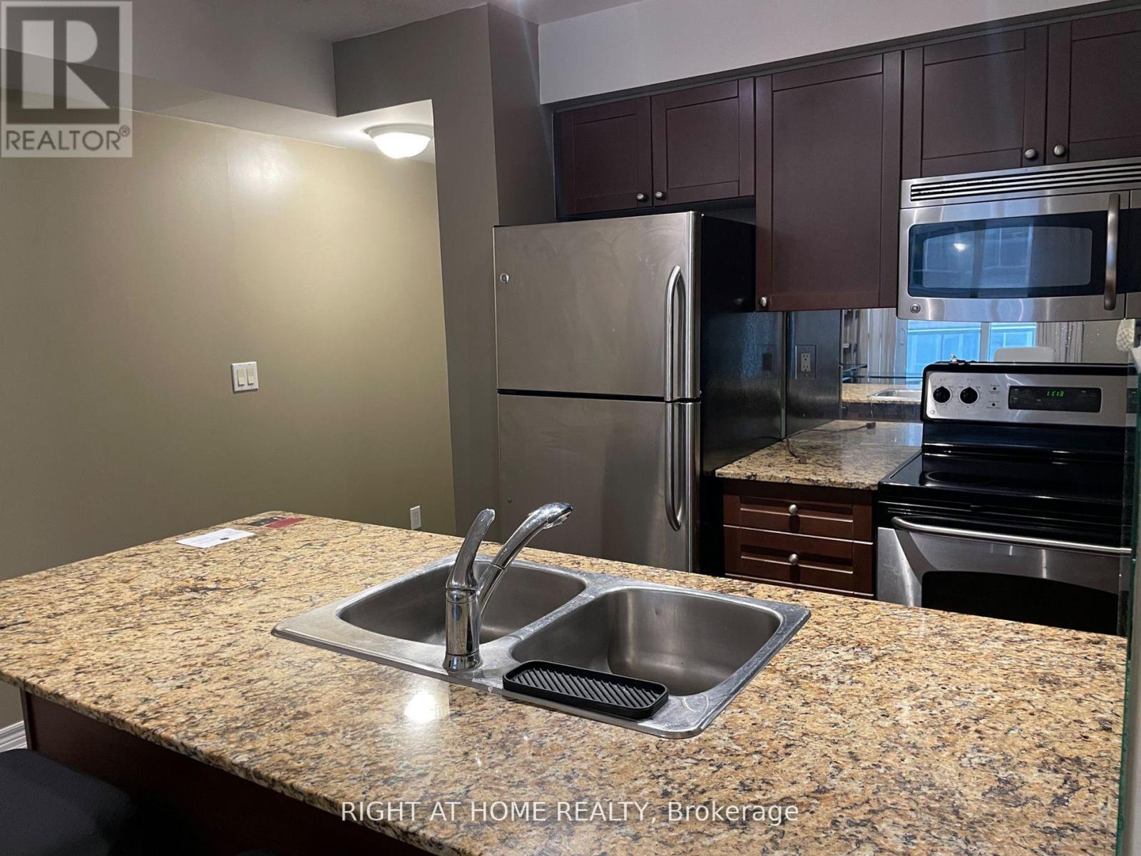 807 - 761 Bay Street, Toronto (Bay Street Corridor), Ontario  M5G 2R2 - Photo 6 - C13093562