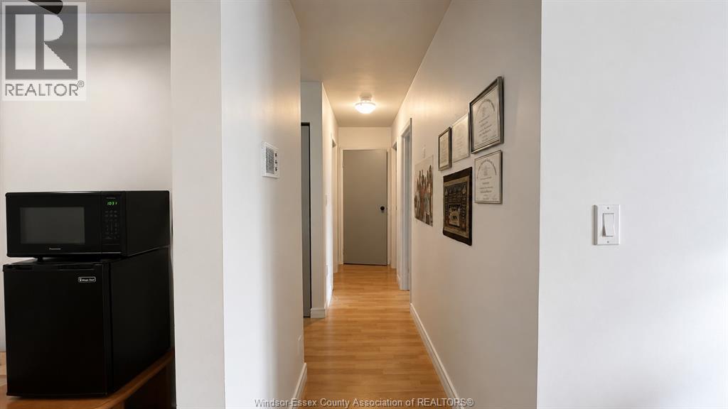3355 Sandwich Street Unit# 304, Windsor, Ontario  N9C 1B2 - Photo 9 - 26010325