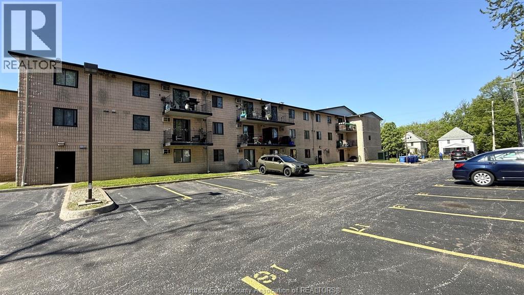 3355 Sandwich Street Unit# 304, Windsor, Ontario  N9C 1B2 - Photo 2 - 26010325