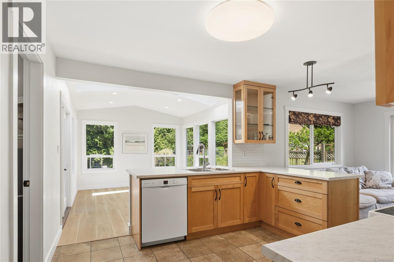 2905 Wilkinson Rd, Mill Bay, British Columbia  V0R 2P0 - Photo 5 - 1034925